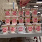 カップヌードル公式から!フォークで落とす懐かしの階段を下りるおもちゃ!
