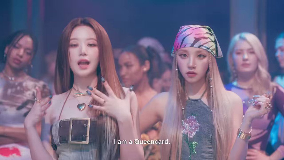 Last sequence wjsn. G dle queencard. Queencard gidle. Джи айдл queencard. Юци квинкард.