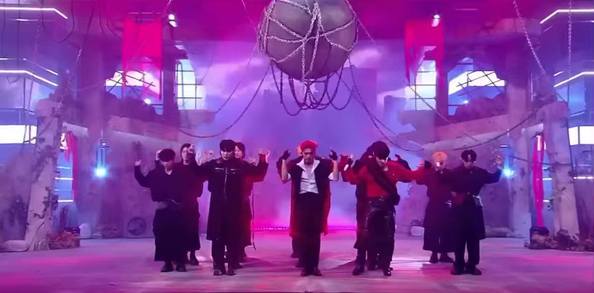 lika-outlaw-on-twitter-when-ateez-stand-around-seonghwa-while-he