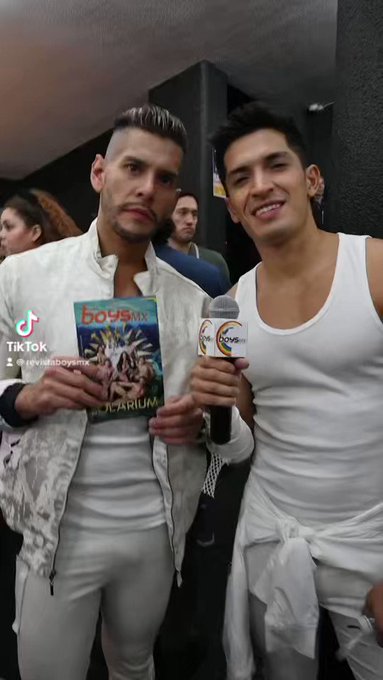 #Teatro en @revistaboysmx ??????Arturo & Alex en la alfombra roja de @sietevecesadios versión ?l y ?l