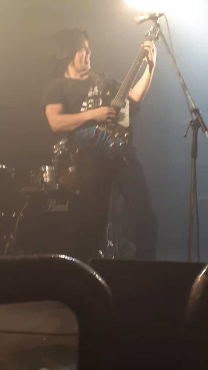 一人メタル最後の所。ヒデ様には5万人が見えている！そして最後は明日5