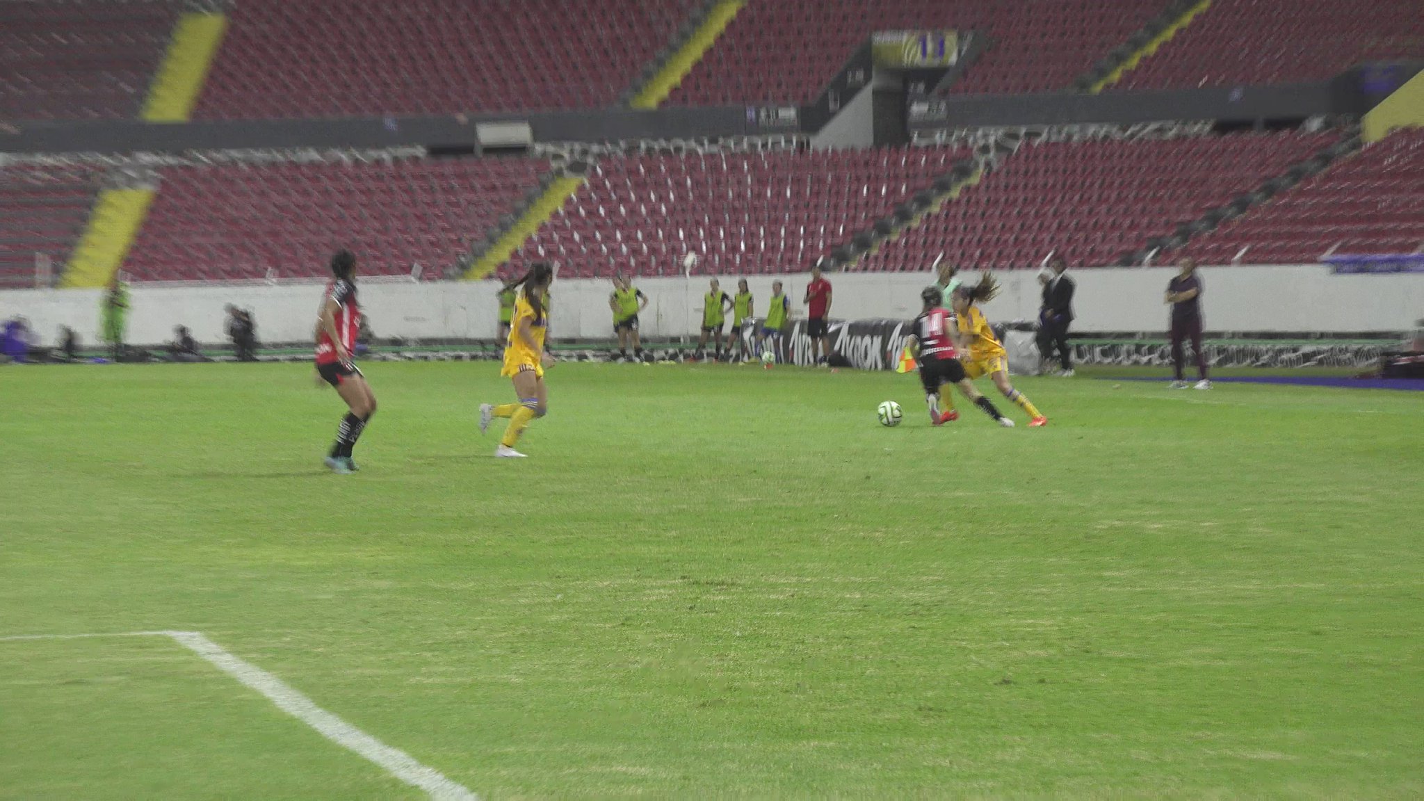 ¡¡¡G⚽LAZ⚽!!!

👑 Maricarmen Reyes sentenció el triunfo para las Amazonas en la Ida.

Con este disparo anotó el quinto. 😮‍💨

#VamosPorEllas👊🏼”