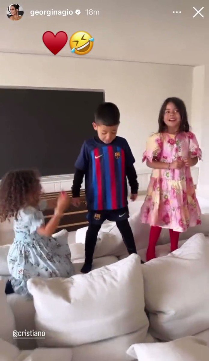 Cristiano Ronaldo : ses 4 enfants sont les plus mignons des supporters !  (photos) 