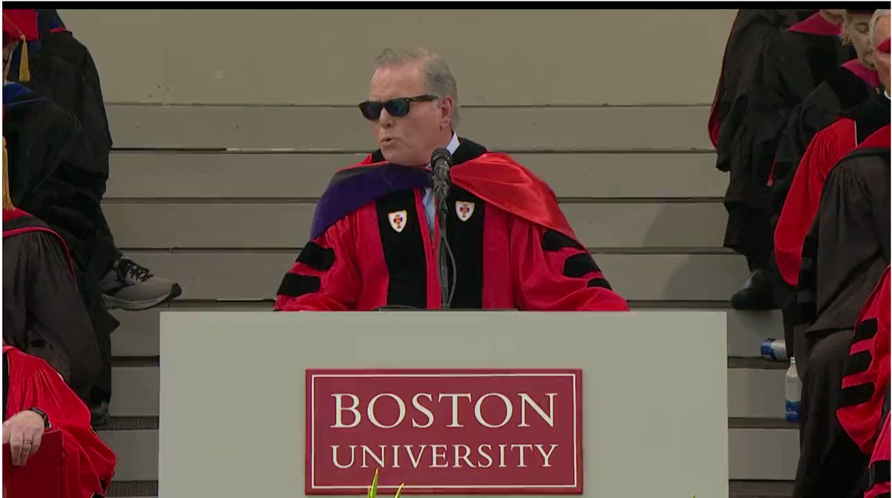 Sean Connery's plait ponytail (DaDepahted) / Twitter