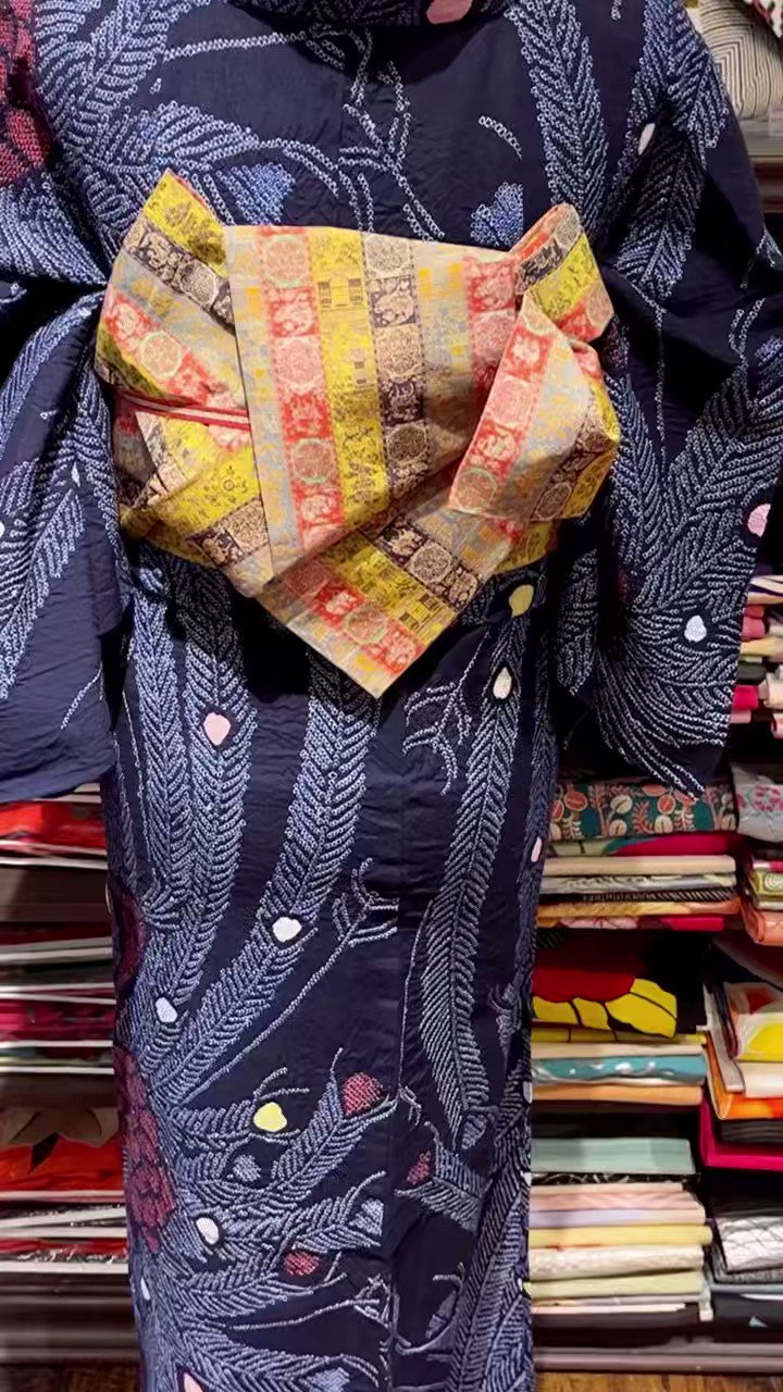 金駒刺繍“素敵な物語を開く露芝に雪輪、うさぎ♪”訪問着