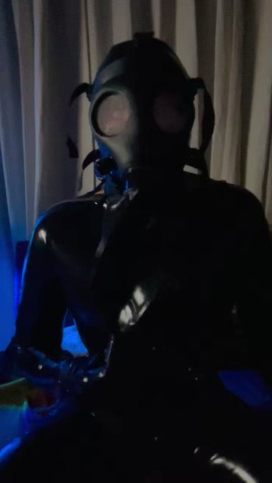 Practicing to hold your breath https://t.co/KwFbyuLSAk<a href="/tag/latex"class="tags"><span>#latex</span></a><a href="/tag/rubber"class="tags"><span>#rubber</span></a><a href="/tag/slave"class="tags"><span>#slave</span></a><a href="/tag/bondage"class="tags"><span>#bondage</span></a><a href="/tag/cbt"class="tags"><span>#cbt</span></a><a href="/tag/rubberdo"class="tags"><span>#rubberdo</span></a>