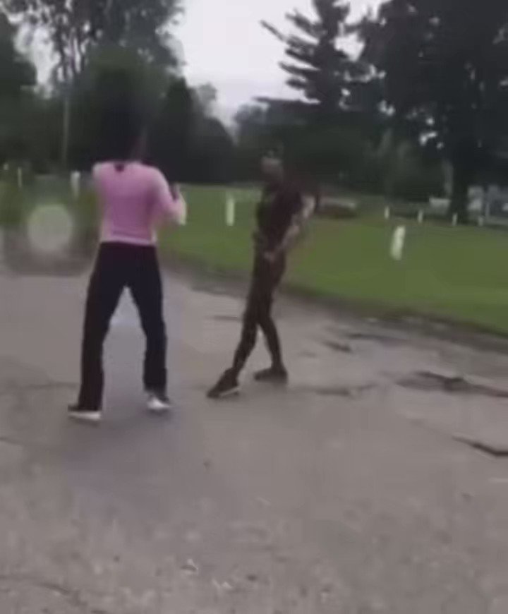 HOOD FIGHTS👊🏽🔫 (500k??) on Twitter