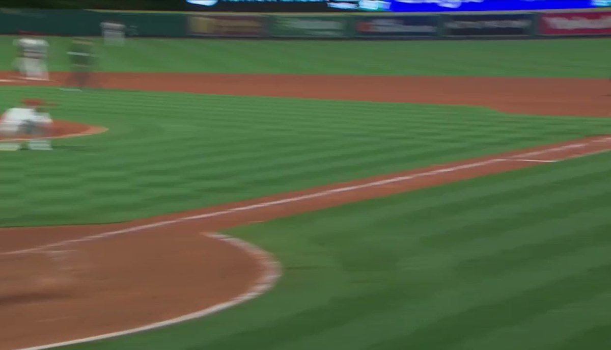 Jomboy Media on Twitter "Incredible umpire hot mic moment"