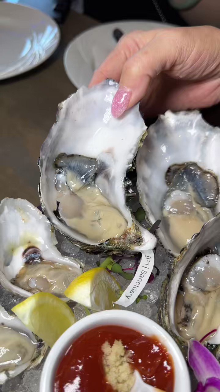 LasVegasFill on Twitter "Legends Oyster Bar and Grill is the best spot