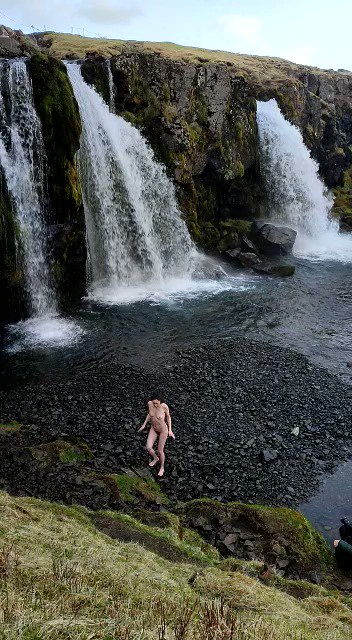 Rebecca Tun’s pics and videos