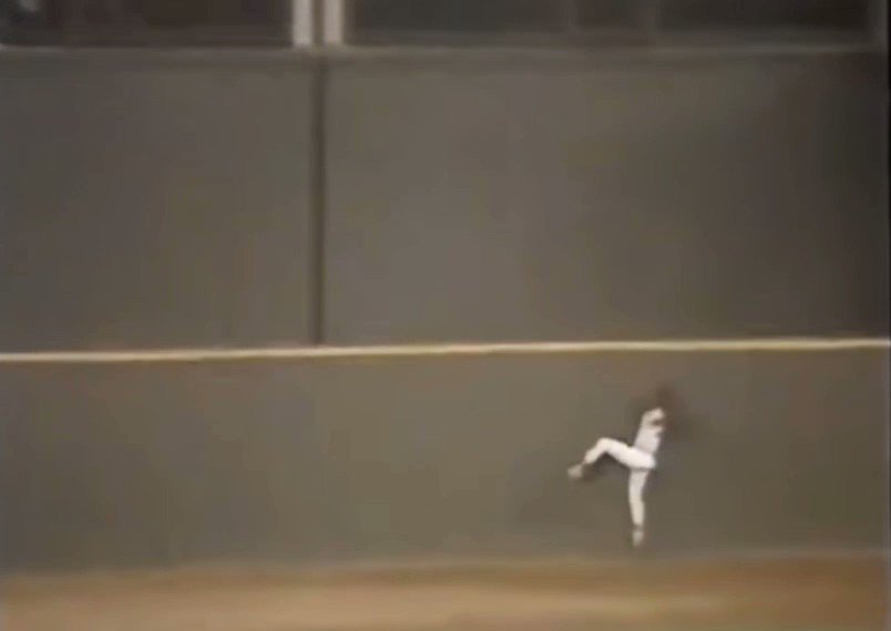 That time when Eric Davis did this to Jack Clark on back to back nights.

Happy Birthday 