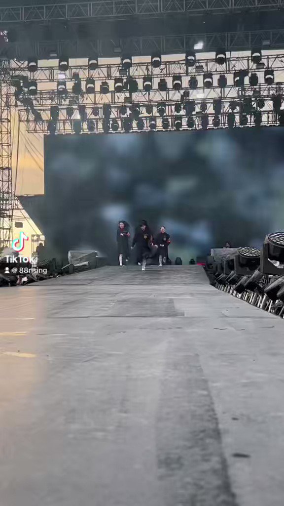 Shin Sakiura (ｼﾝ ｻｷｳﾗ) on Twitter "RT yohji_igarashi ATARASHII GAKKO