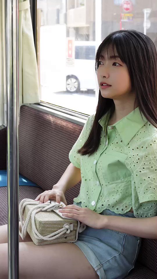 櫻坂46大園玲1st写真集『半分光、半分影』【公式】発売中 櫻坂46大園玲1st写真集『半分光、半分影』【公式】発売中