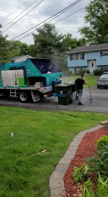 Curbside Trash Can Cleaning Service