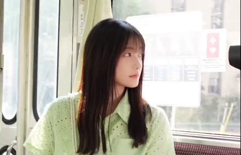 櫻坂46大園玲1st写真集『半分光、半分影』【公式】発売中 櫻坂46大園玲1st写真集『半分光、半分影』【公式】発売中
