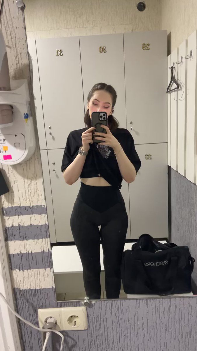 Anastasiia 💛💙 on Twitter: "https://linktr.ee/anastasiia_mut Gym time 🙃"