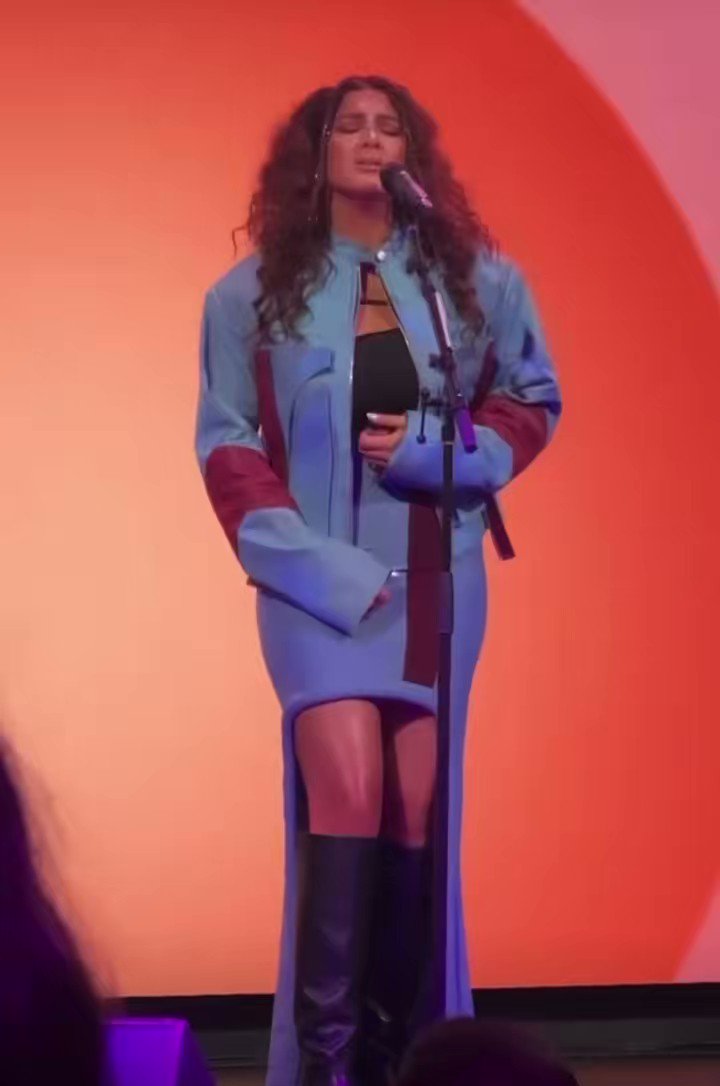 RT @cxhroom: i love tori kelly so damn much https://t.co/XwjsT6XBZO