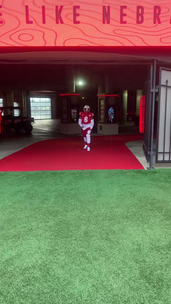 RT @carlonjones11: Really enjoying my OV at Nebraska @Coach_Knighton a great atmosphere!! #GBR https://t.co/6HdXmXeWjU