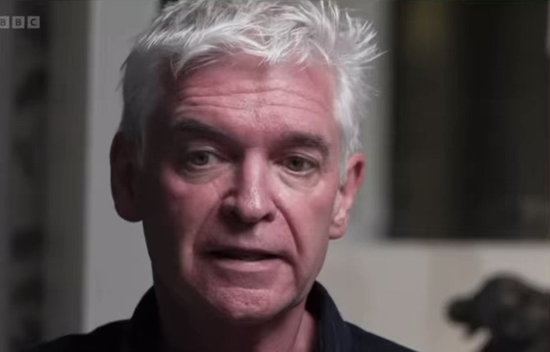 🌴ᴛʜᴇᴀʀᴛᴏꜰᴡᴀʀ🌴 on Twitter "Brian Ortega talking to Herb Dean after round 3"