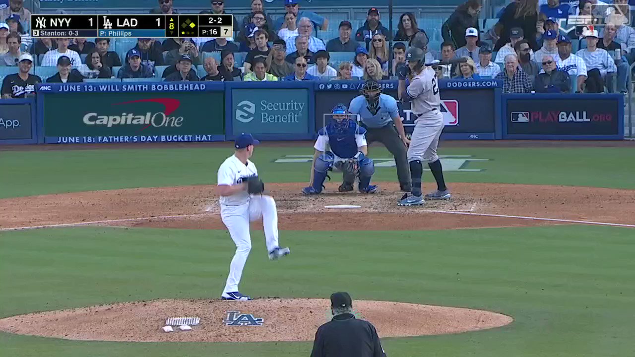 Yankees at Dodgers / Twitter