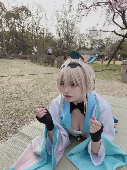 コスプレイヤーしろいのTwitter動画3