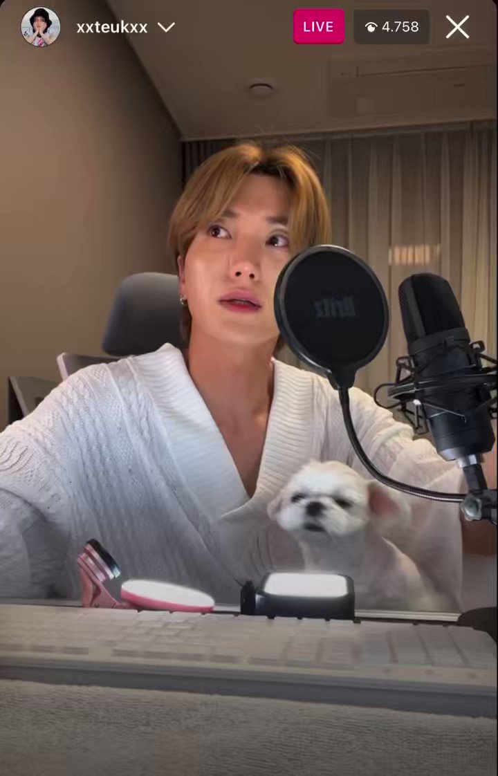 tia.♡ on Twitter: "Leeteuk humming Super Junior M's At Least There's