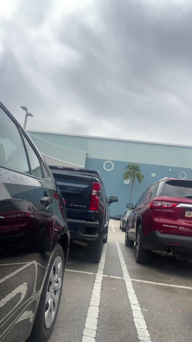 ? from the beach ?️? to the parking lot ??
RT what you doing if I bendt the corner on you ?!?!
??https://t