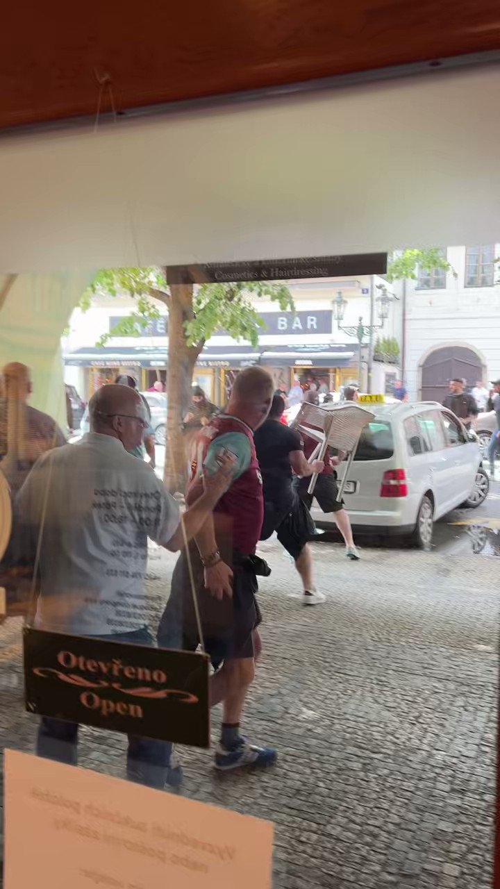 Re: [閒聊] 安全最重要。(￣﹁￣||)-歐議決賽賽前 