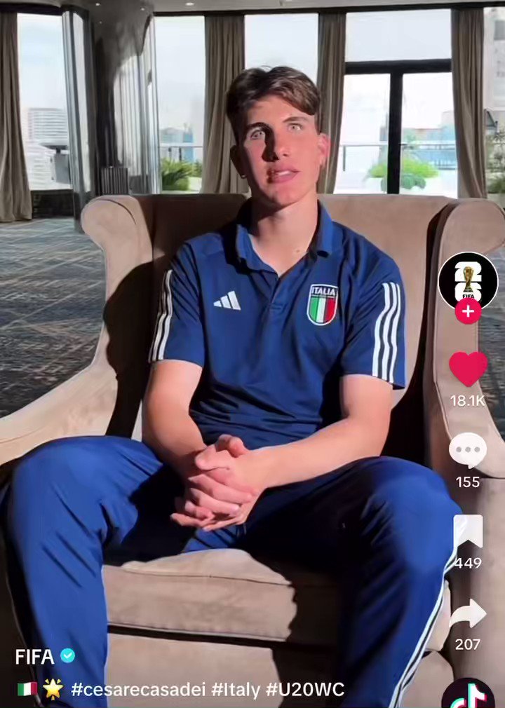 Sadvillainy on Twitter: "RT @Boeghbali: Messi passed the autism torch ...