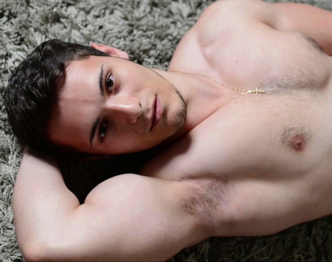 A dominant man with jerk-off instruction skills. #JockMenLive
@Briann_SmithF4F
https://t.co/xLoXmjWbLm