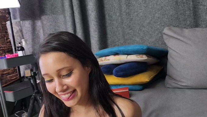 What are you doing, @LiaPonce8 ? https://t.co/32VTXIVje4<a class="tags" href="/tag/liaponce8">@liaponce8</a>