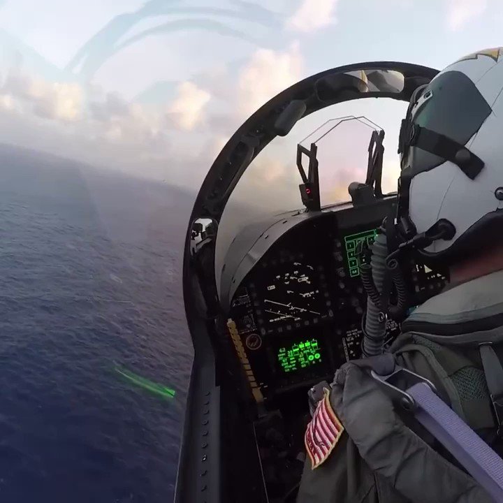 Aviation On Twitter EA 18G Landing On An Aircraft Carrier Growler aviation-on-twitter-ea-18g-landing-on-an-aircraft-carrier-growler