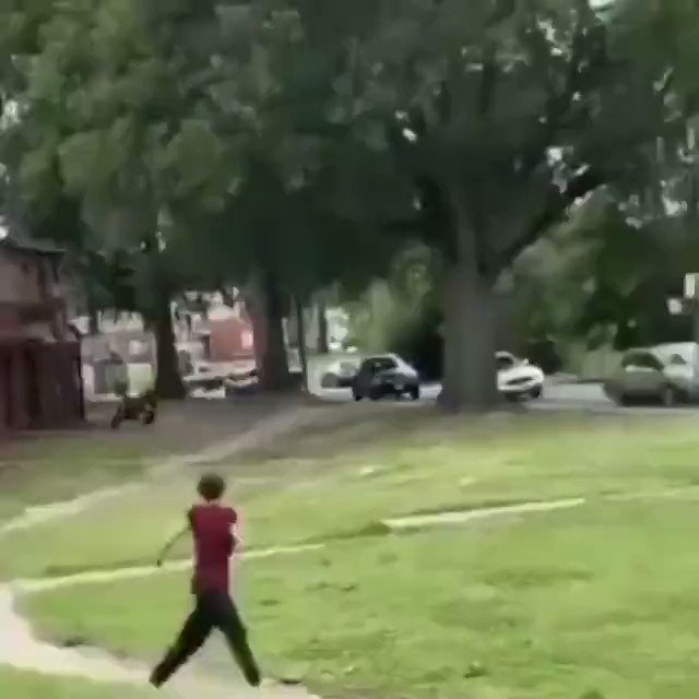 9mmSMG on Twitter "What's going on here 🧐"