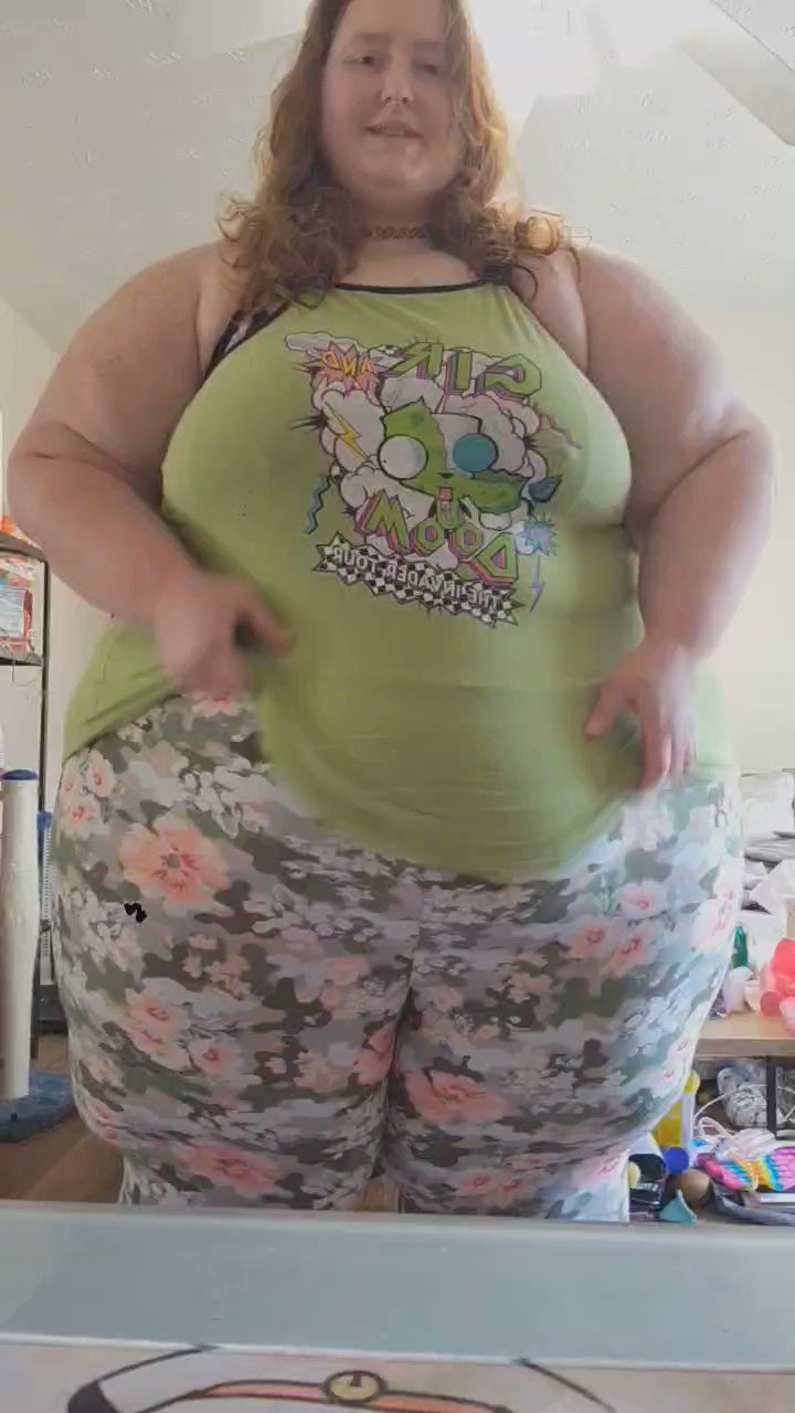 Hayley on X: These pants don't fit my butt :( Had to wear some chub rub  shorts to cover the rest lol t.coiwvgNjUnoz  X