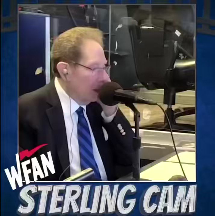 [分享] 洋基播報員John Sterling被界外球砸中臉