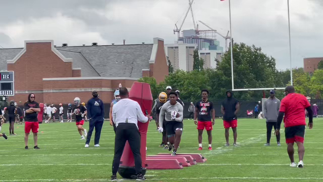 Garrick Hodge on Twitter "Fivestar 2025 RB Jordon Davison working out