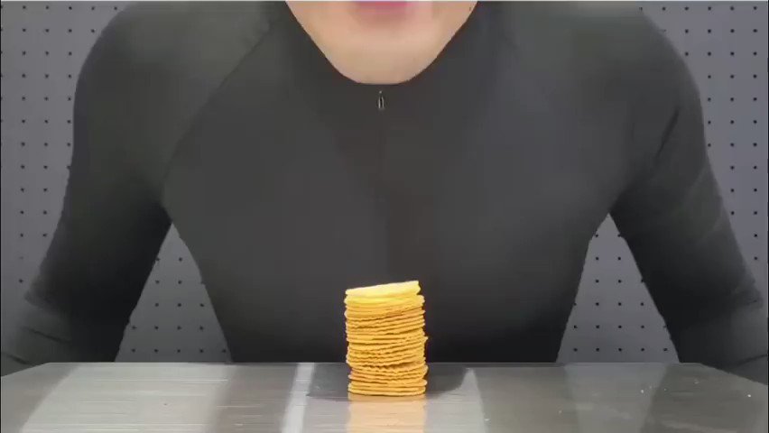 【賛否両論あり】人間プレス機！？顎で全て粉砕する男、現るｗｗ
