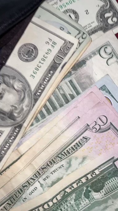 Retweet and Like if I can spoil 1 of my 100 new goddess Drop Cash App   Findom femdom paypig whale walletsub<a href="/tag/buyingcontent"class="tags"><span>#buyingcontent</span></a>