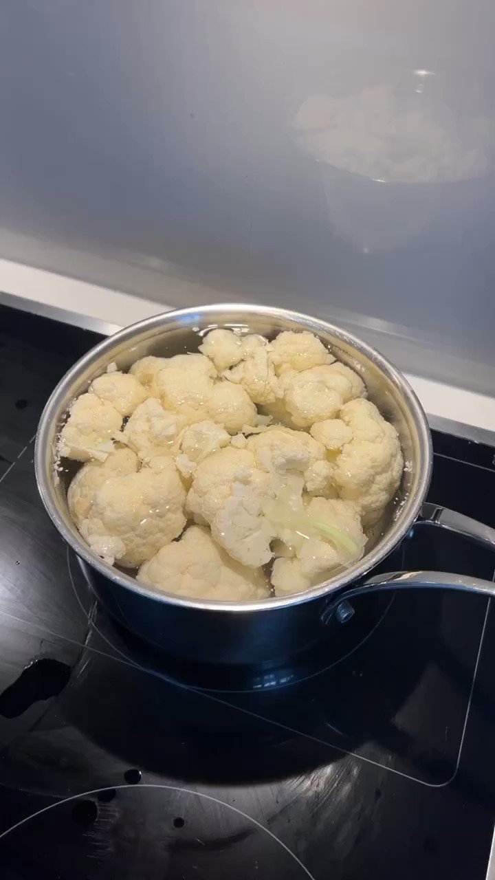 Joe Wicks on Twitter "Banging cauliflower Alfredo pasta 😍🤌🏽 Use vegan