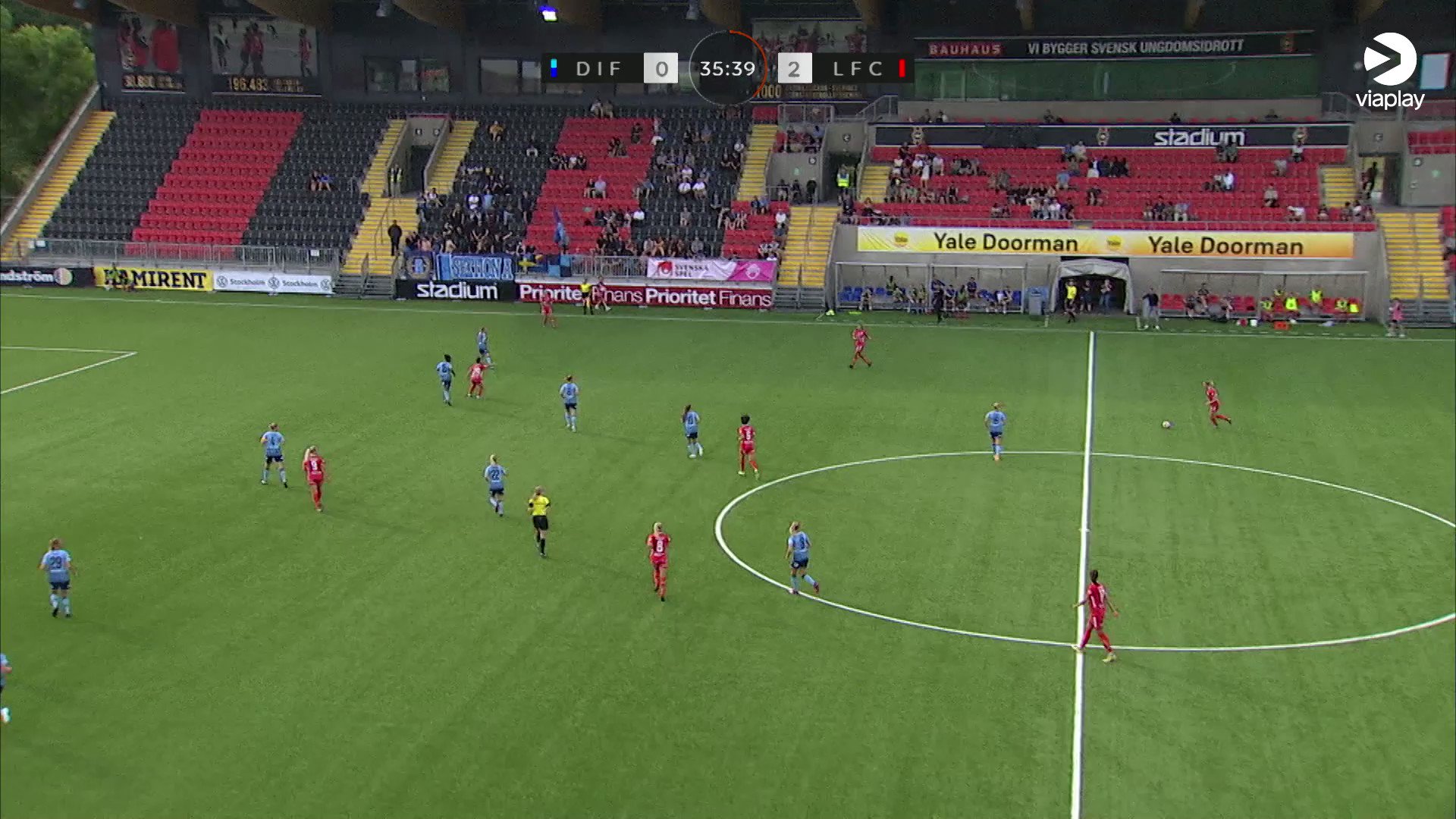 "Mycket vackert spel"

Linköping tar en tremålsledning efter att Kapocs är sist på bollen för andra gången i matchen”