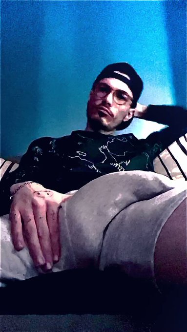 No se porque siento que este video podría gustarle a @reyallenking ?? #hungtwink #Monstercock #latinmonster