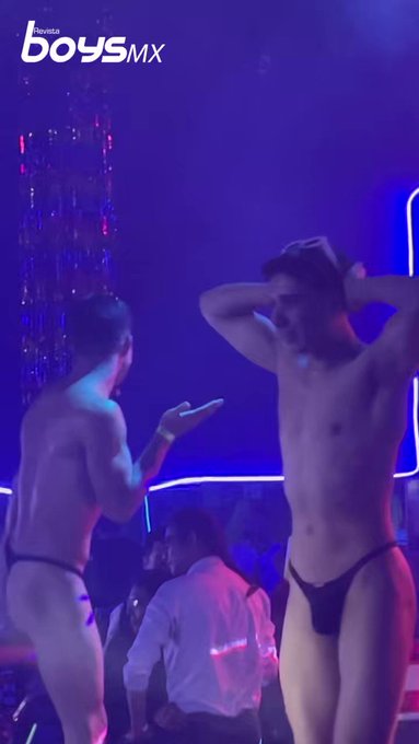 Ayer fuimos a @wooowmx ? Entre drags, pop, dulces gogos, reggaeton, drinks y más… tuvimos un feliz viernes