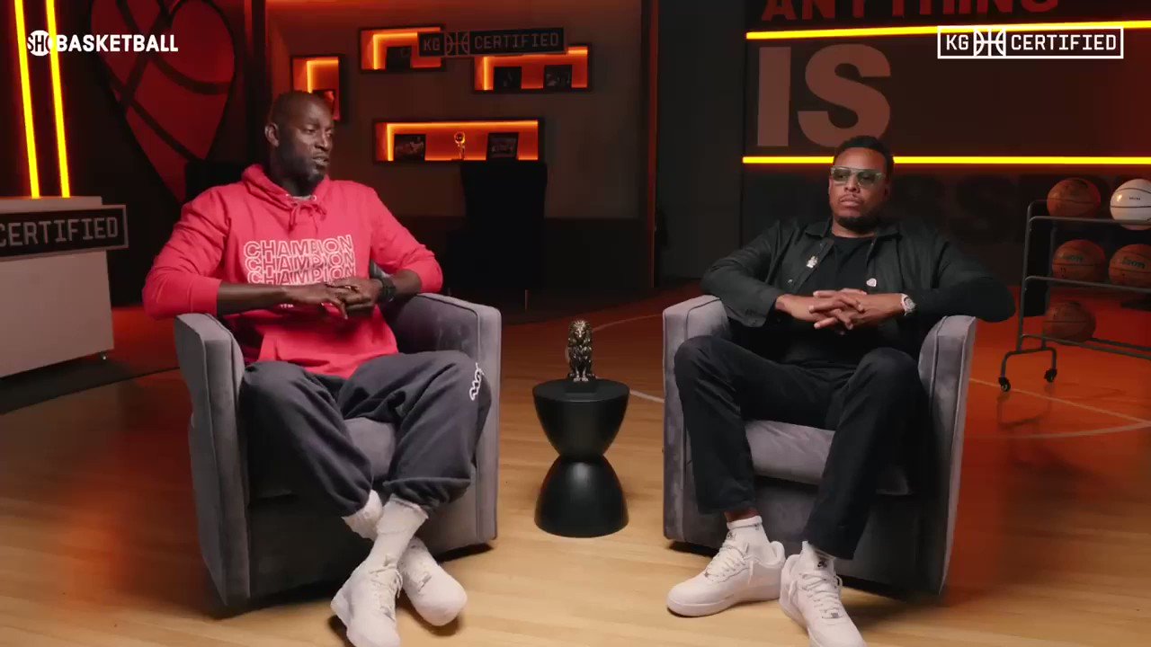 [花邊] KG:我從沒看過拍冠軍照最佳球員站第三排