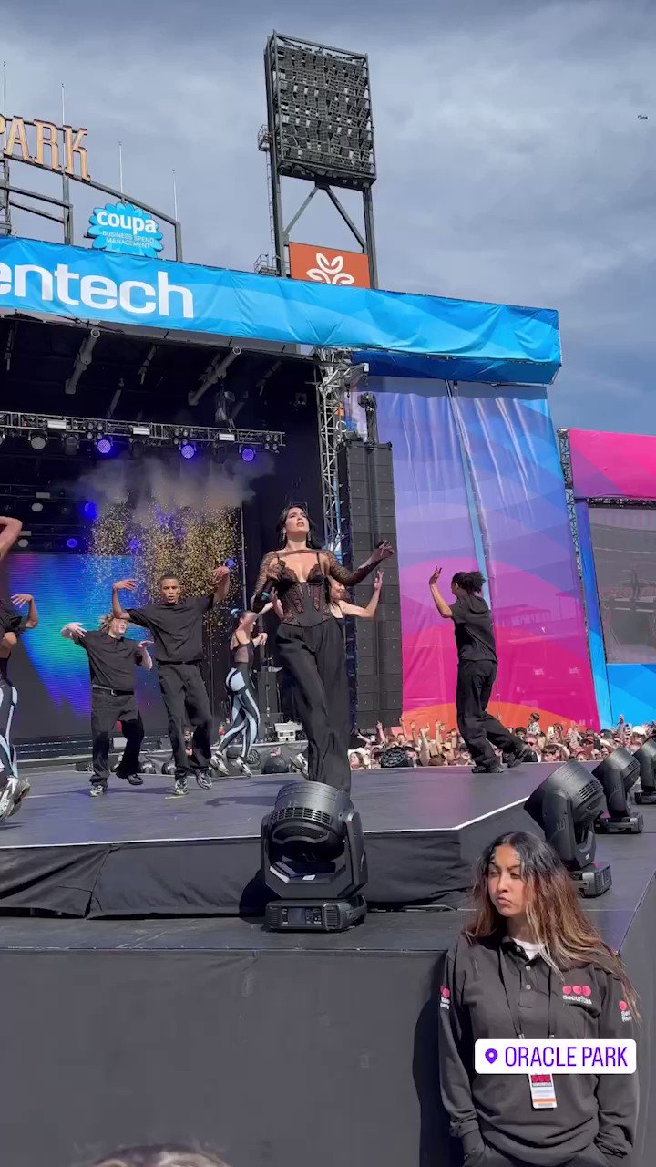 genesis on Twitter "dua lipa performing at genentech gives back in san francisco (thread)💌🕷️