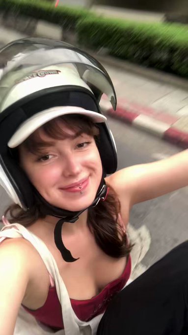 Still don&rsquo;t have my own bike 🙄 https://t.co/NTbc6HJnm5