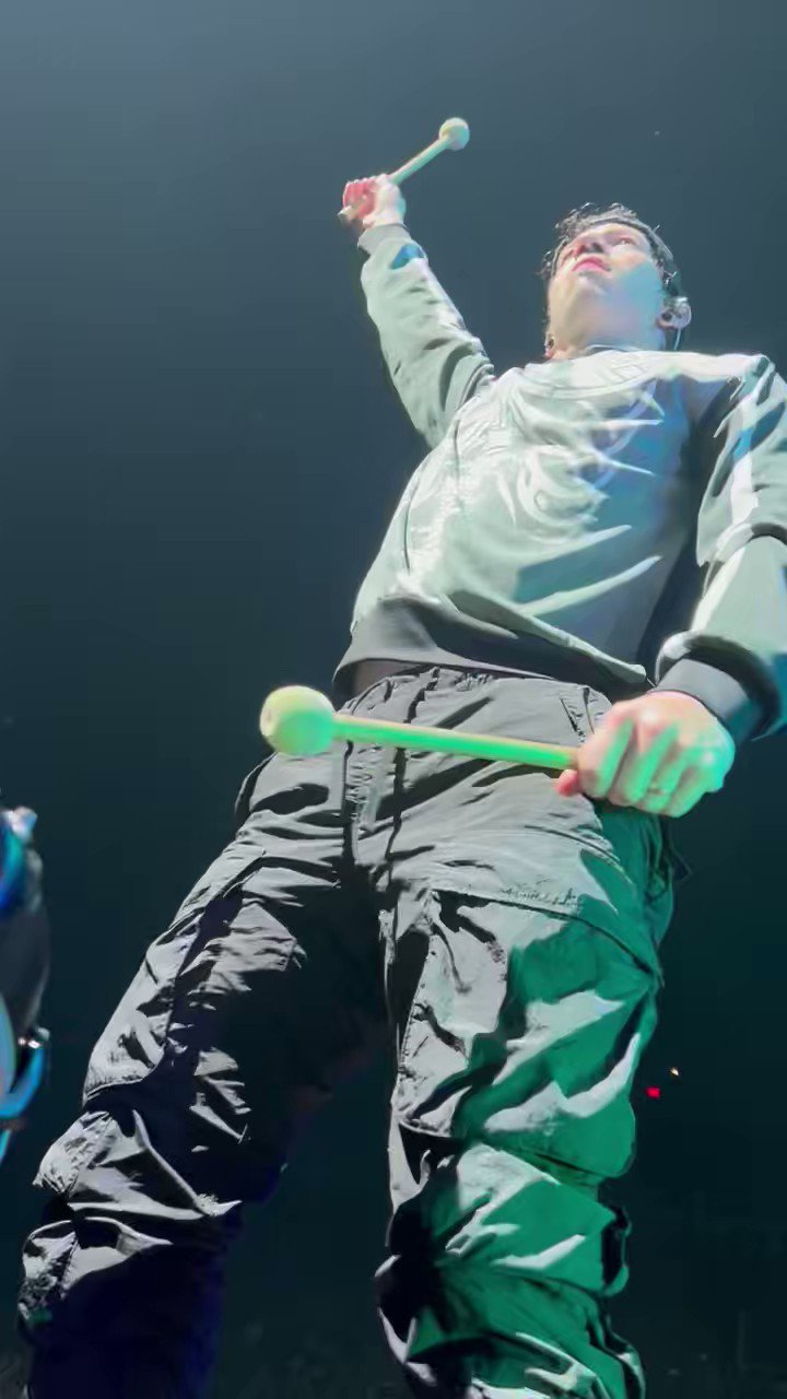 Happy birthday fellow gemini <3 (aka josh dun) 