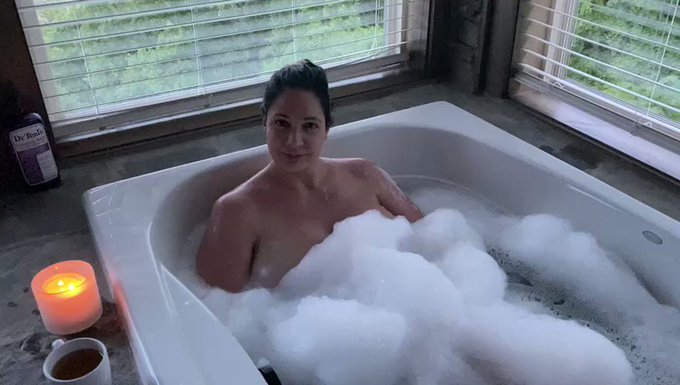 Happy Father's  Day to all those sexy Daddy's  out there!! https://t.co/Zom9pO0LNZ