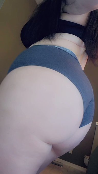 Am I losing my juicy cakes? They look small to me🥺
#PAWG https://t.co/j8Bu1LAb18