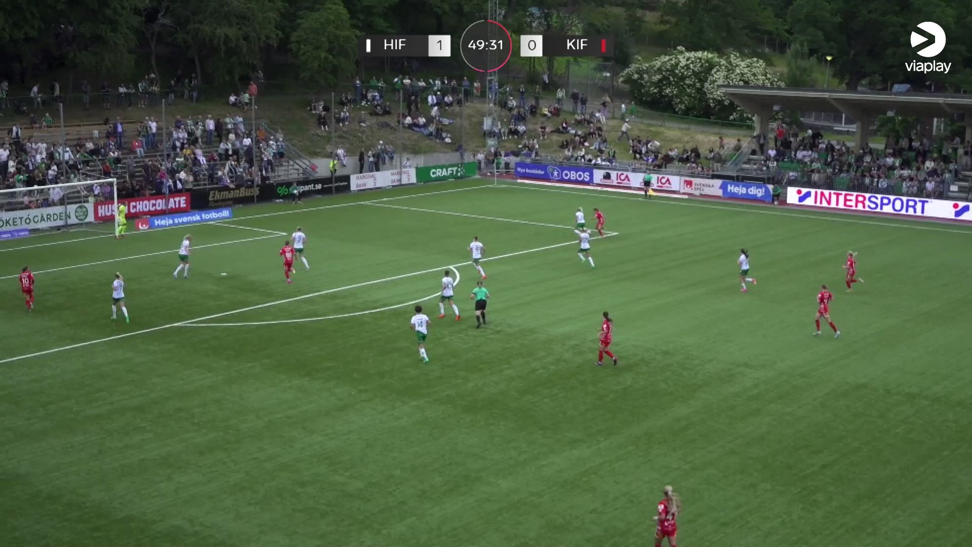 Anna Tamminen!

Örebro har chans att göra mål från straffpunkten men Hammarbymålvakten sätter stopp för det”