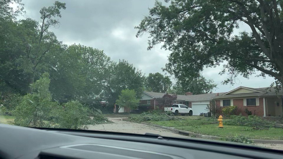 Just to give you an idea of how bad the roads were Sunday with the aftermath of the derecho that went through the Tulsa metro. This was every neighbourhood I went through within a 30-mile radius. #okwx https://t.co/0J2FQUIPKt